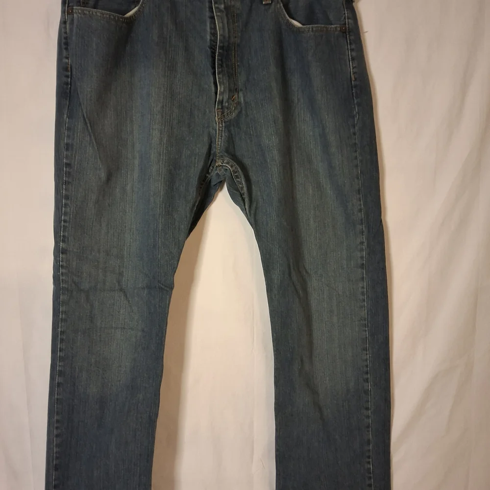 Levi's Men's‎ 559 Relaxed Straight Jeans in Medium Blue Wash